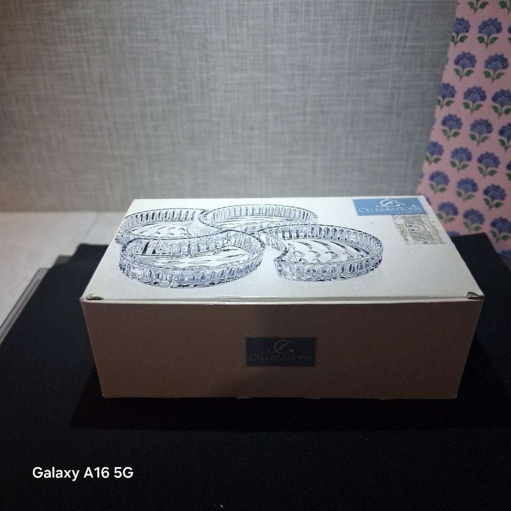 CELEBRATIONS MIKASA Set Of 4 Cresent Dishes Cresent Collection QQ411/408 CRYSTAL - Picture 16 of 16